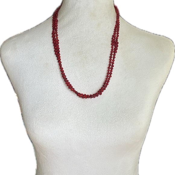 🍒 Cookie Lee Red Glossy Beaded Necklace - Picture 3 of 7
